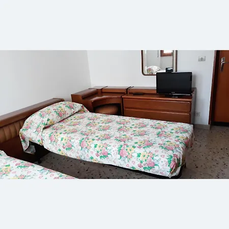 Apartment Via Merizzi 60 - *
